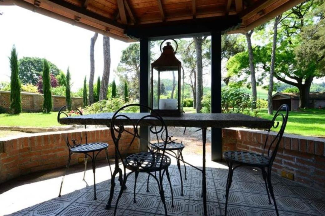Villa Ottocentesca Immersa Nel Verde Montecavolo Exteriör bild