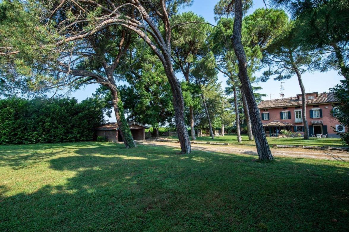 Villa Ottocentesca Immersa Nel Verde Montecavolo Exteriör bild