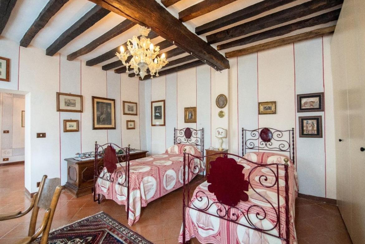 Villa Ottocentesca Immersa Nel Verde Montecavolo Exteriör bild